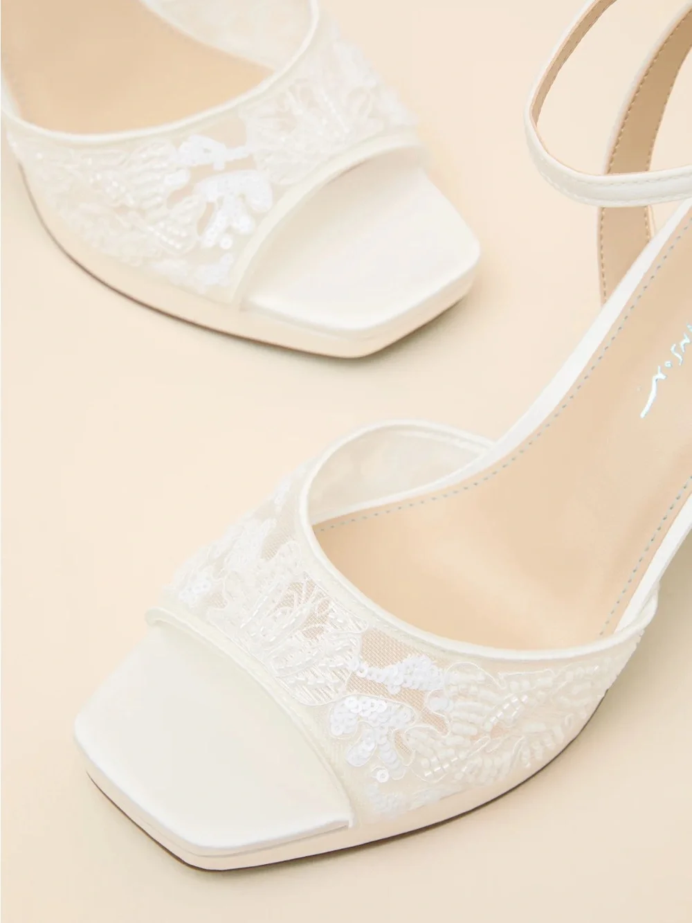 NEW BETSEY JOHNSON JUNIE IVORY BEADED PLATFORM SANDALS IVORY WHITE 8
